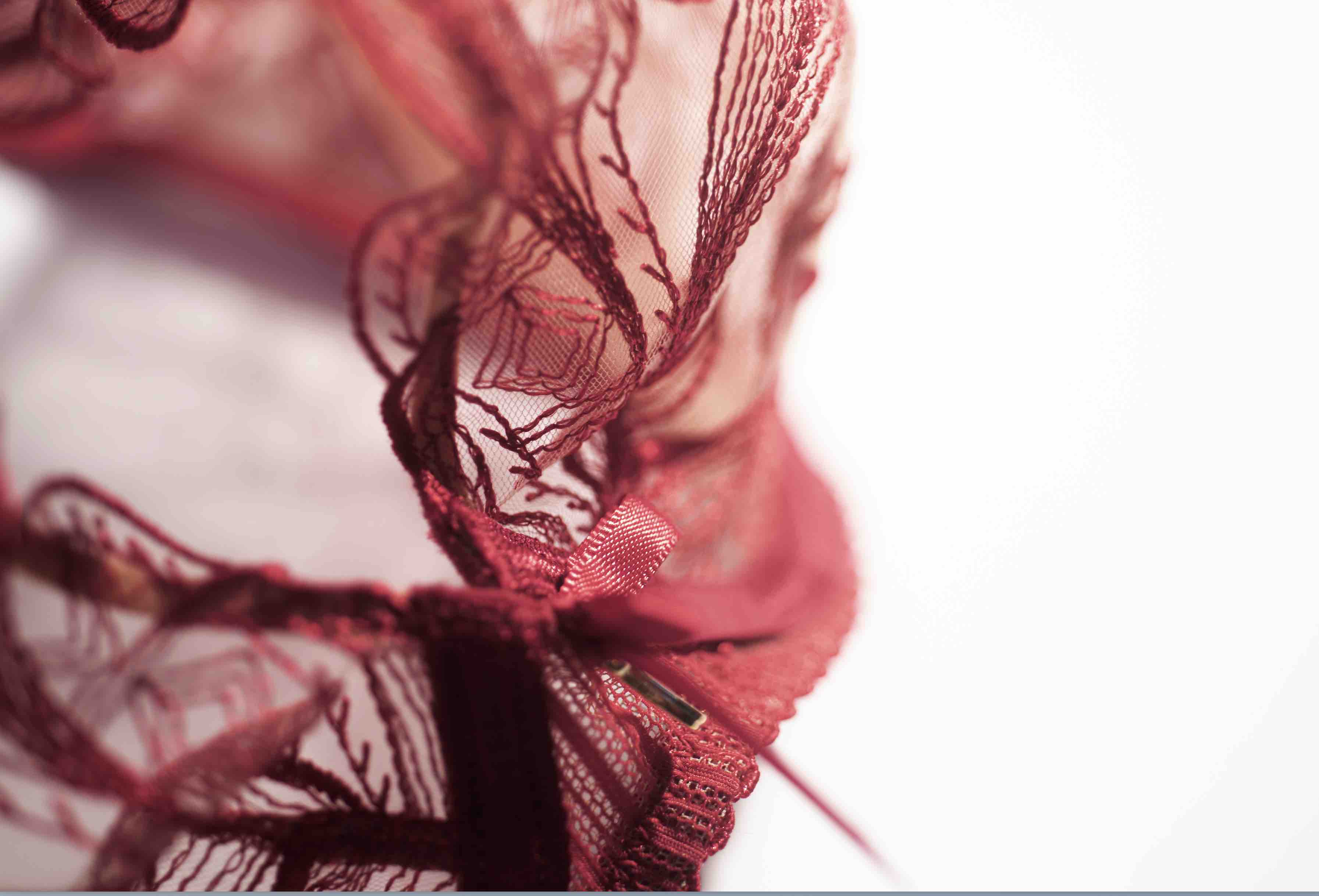 Fleur de Tattoo - High Apex Triangel - Rouge Ecrin