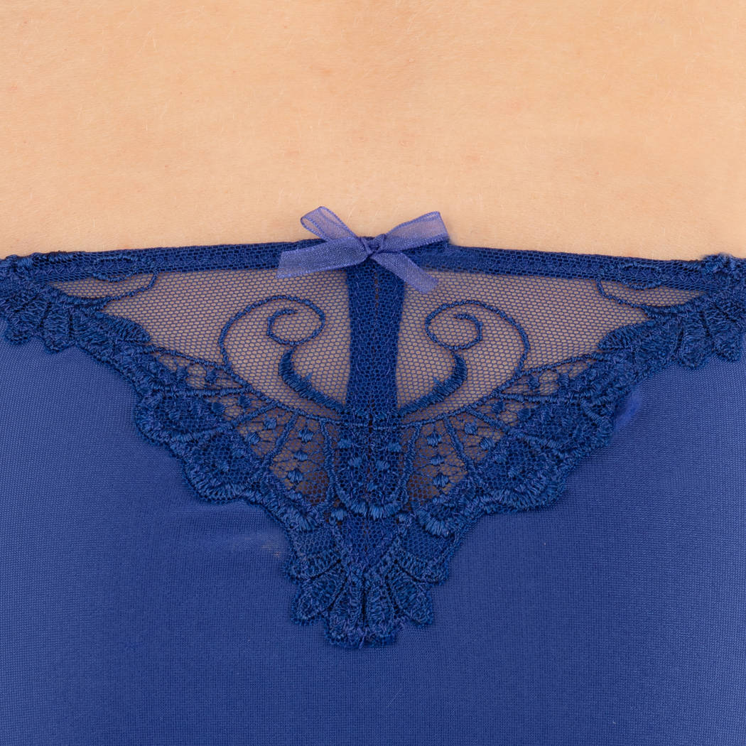 lise-charmel-dressing-floral-blau-acc0288-5244-DB-string-det-R.jpg